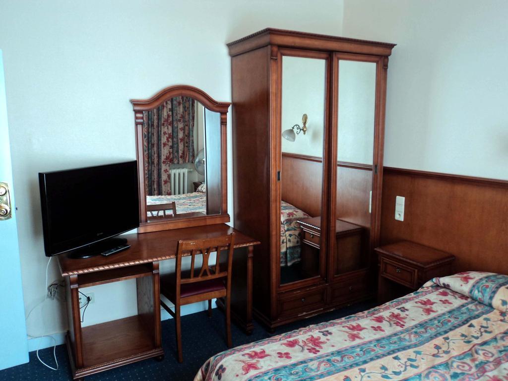 Hotel Continental Saint-Gilles Rum bild